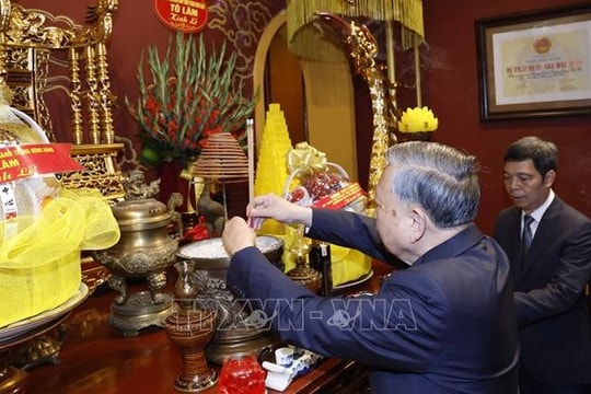Tổng Bí thư Tô Lâm dâng hương tưởng nhớ các bậc tiên đế