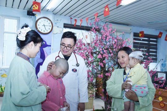 Những điều ước viết giữa đêm giao thừa ở Bệnh viện K