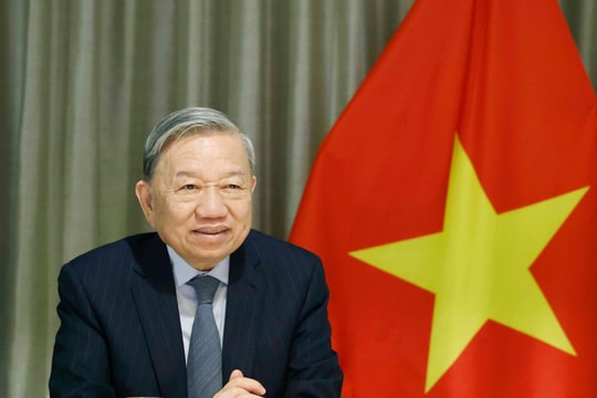 Party General Secretary To Lam holds phone talks with US senators