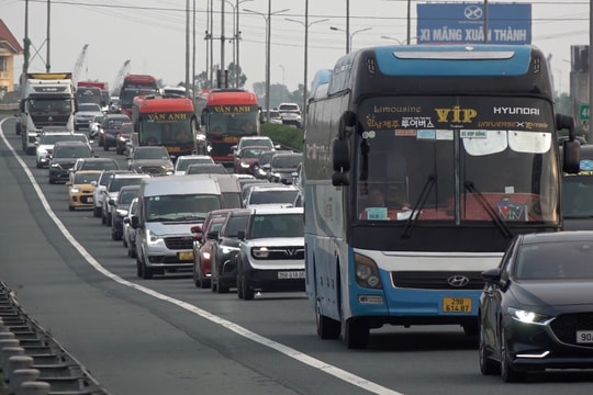 Thủ tướng yêu cầu không để ùn tắc kéo dài tại cửa ngõ Hà Nội, TP Hồ Chí Minh
