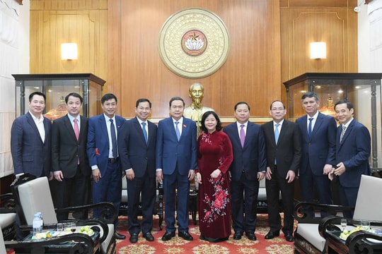 Chủ tịch Quốc hội Trần Thanh Mẫn thăm, chúc Tết Ủy ban Trung ương Mặt trận Tổ quốc Việt Nam