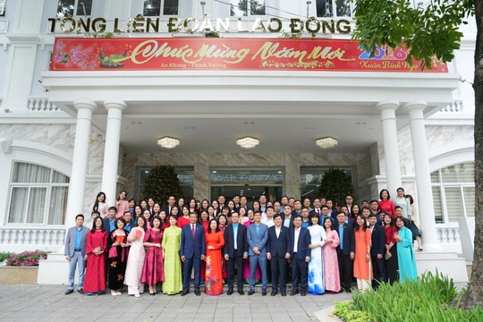 Gặp mặt đầu xuân, giao nhiệm vụ năm 2026 cho cán bộ cơ quan Tổng Liên đoàn Lao động Việt Nam