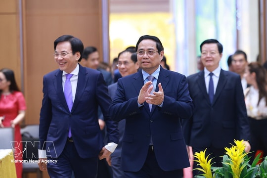 PM meets Government Office, orders immediate action after Tet break