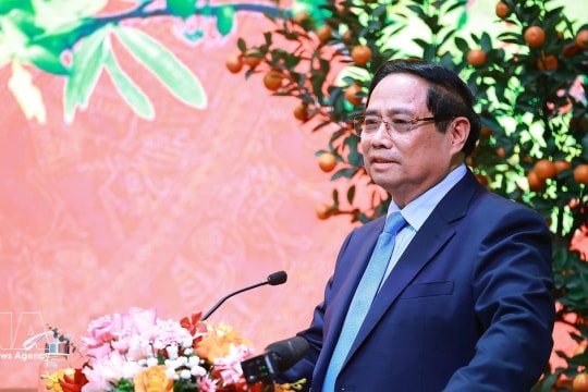 PM hosts New Year reception for outstanding artists, journalists, athletes