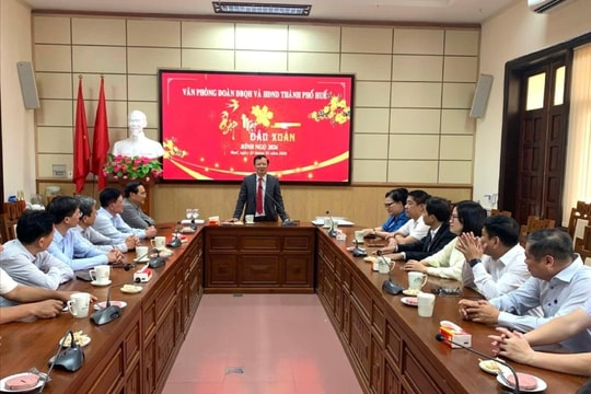 Chủ tịch HĐND thành phố Huế gặp mặt, chúc Tết Văn phòng Đoàn ĐBQH và HĐND thành phố