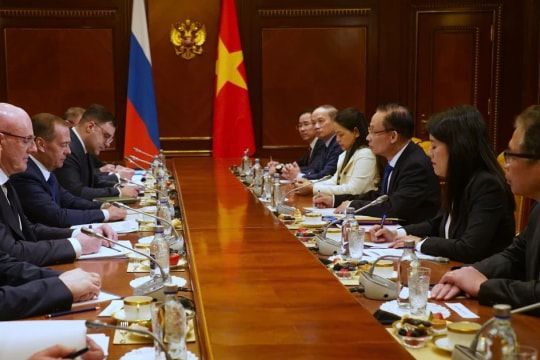 Party chief’s special envoy meets leaders of Russian parties in Moscow