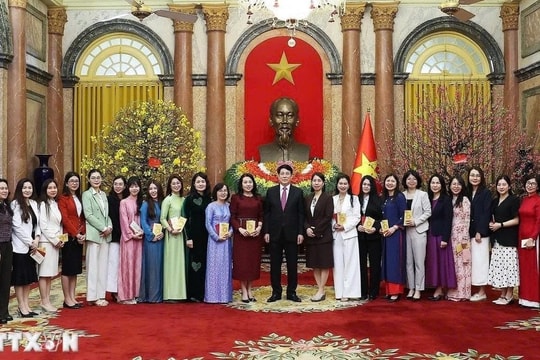 Chủ tịch nước Lương Cường gặp mặt đầu Xuân với cán bộ Văn phòng Chủ tịch nước