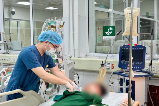 Uống rượu liên tục suốt Tết, người đàn ông xơ gan nhập viện trong tình trạng sốc mất máu