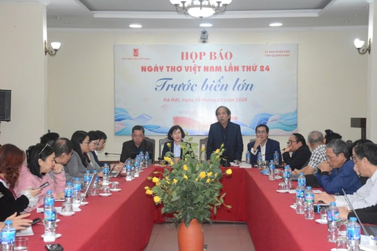 Ngày Thơ Việt Nam lần thứ 24: Sự kết hợp giữa thi ca và biển cả