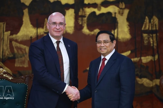 Prime Minister urges closer ties between Vietnamese, Russian news agencies