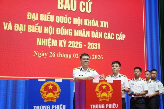 Cử tri Vùng 2 Hải quân gửi gắm niềm tin trong ngày bầu cử sớm