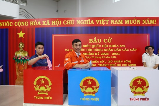 TP. Hồ Chí Minh: Hơn 4.500 cử tri làm nhiệm vụ trên biển thực hiện bầu cử sớm
