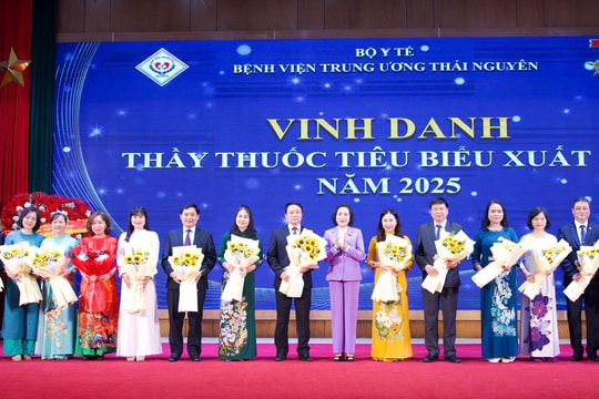 Bệnh viện Trung ương Thái Nguyên kỷ niệm 71 năm ngày Thầy thuốc Việt Nam