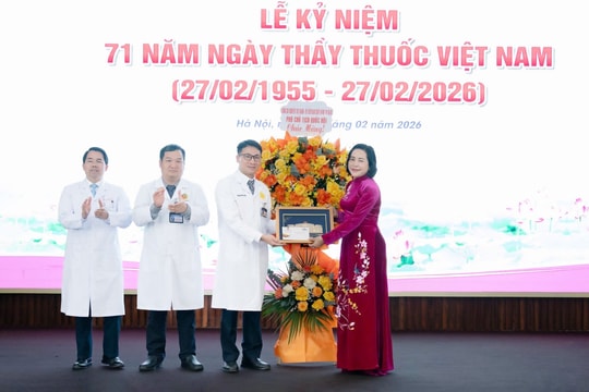 Phó Chủ tịch Quốc hội Nguyễn Thị Thanh thăm, chúc mừng Bệnh viện E và Viện Huyết học - Truyền máu Trung ương