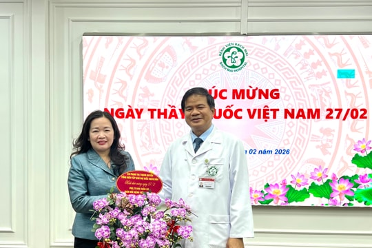 Báo Đại biểu Nhân dân chúc mừng Bệnh viện Bạch Mai, Bệnh viện K nhân Ngày Thầy thuốc Việt Nam