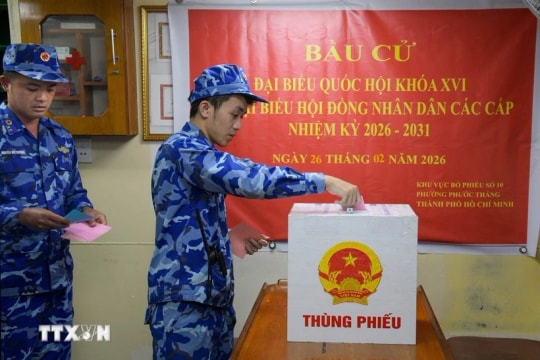 Early voting held safely and orderly for voters on duty at sea