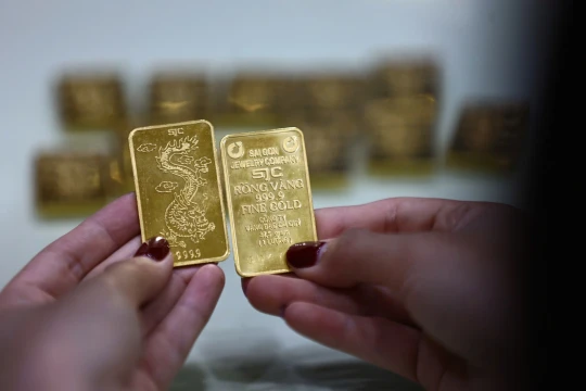 Ngày 28/2: SJC và vàng nhẫn đồng loạt tăng trên 3 triệu đồng, chuyên gia lên tiếng