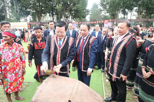Phó Thủ tướng Mai Văn Chính dự khai mạc "Sắc Xuân trên mọi miền Tổ quốc" năm 2026