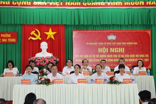 Cam kết sẽ góp phần đưa Khánh Hòa thành Trung tâm kinh tế biển lớn của cả nước