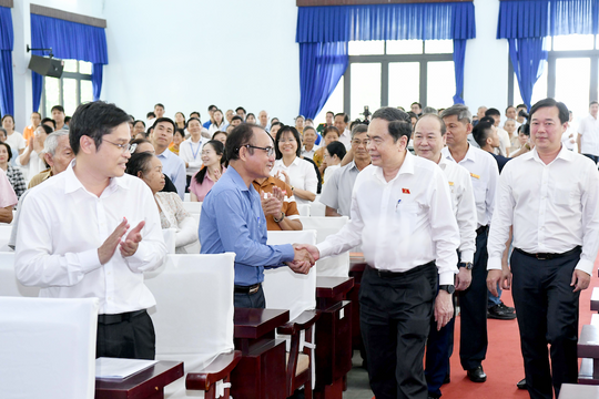 Na Chairman Tran Thanh Man attends voter meeting in Ho Chi Minh City, pledging to address urgent issues