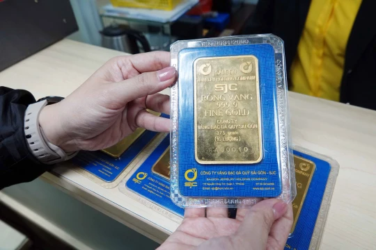 Giá vàng ngày 3/3: SJC và vàng nhẫn đồng loạt “bốc hơi” 1,5 triệu đồng