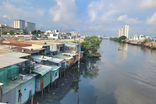 TP. Hồ Chí Minh: Kết quả khảo sát hơn 34.600 căn nhà trên, ven sông, kênh, rạch thuộc diện di dời