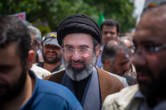 Con trai cố Lãnh tụ Tối cao Iran chuẩn bị trở thành người kế nhiệm?