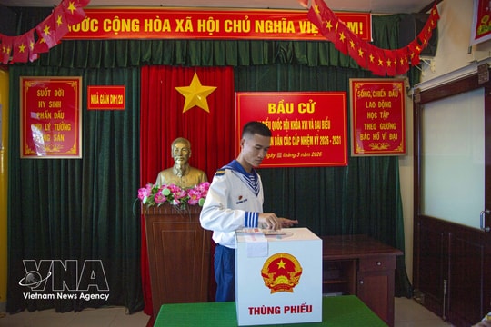 Vung Tau: Early voting conducted in most remote offshore platform cluster