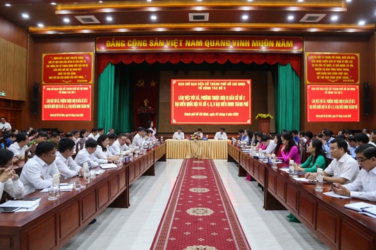 Chủ tịch HĐND TP. Hồ Chí Minh Võ Văn Minh kiểm tra công tác chuẩn bị bầu cử tại đơn vị số 2