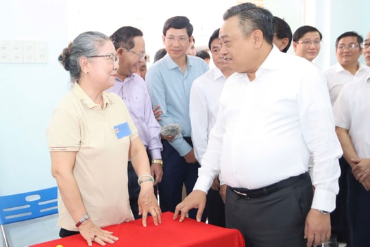 Chủ nhiệm Ủy ban Kiểm tra Trung ương Trần Sỹ Thanh làm việc với Ủy ban Bầu cử tỉnh Khánh Hòa