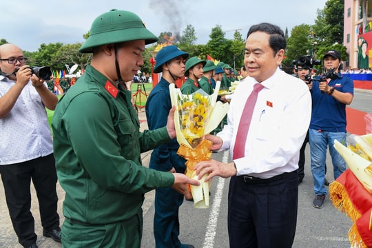 Chủ tịch Quốc hội Trần Thanh Mẫn dự Lễ Giao nhận quân năm 2026 của Thành phố Hồ Chí Minh