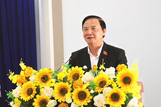 Phó Chủ tịch Quốc hội Nguyễn Khắc Định dự Hội nghị tiếp xúc cử tri tại xã Suối Hiệp, Khánh Hòa