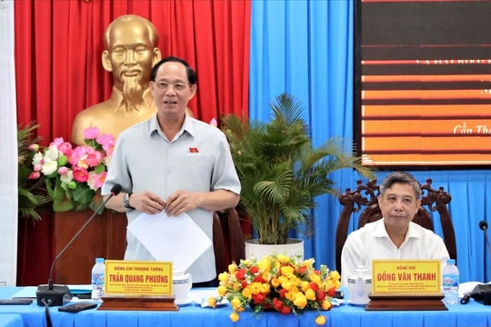 Phó Chủ tịch Quốc hội, Thượng tướng Trần Quang Phương làm việc với Ủy ban bầu cử TP. Cần Thơ