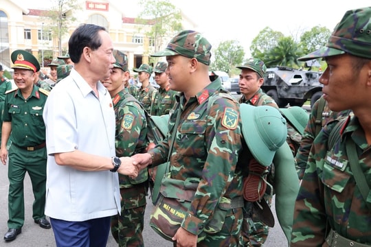 Kiểm tra việc bảo đảm an ninh, trật tự, an toàn bầu cử tại Cần Thơ