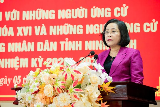 Phó Chủ tịch Quốc hội Nguyễn Thị Thanh dự Hội nghị tiếp xúc cử tri tại Ninh Bình