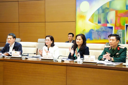 Kịp thời, chính xác, thống nhất, sinh động, đúng định hướng
