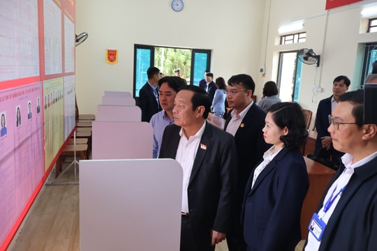 Tuyên truyền bằng nhiều hình thức về người ứng cử để cử tri sáng suốt lựa chọn