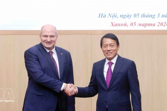 Vietnam, Russia step up cooperation in emergency response, firefighting