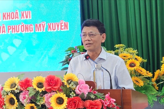 Chủ tịch Hội đồng Dân tộc Lâm Văn Mẫn tiếp xúc cử tri tại đơn vị bầu cử số 6, TP. Cần Thơ