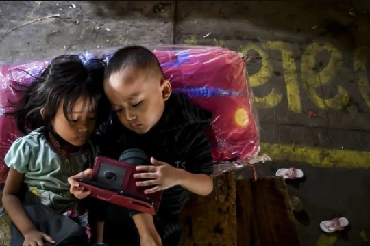 Indonesia sets age limits on digital platforms to protect children
