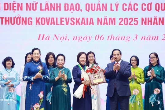 PM proposes “Talented, creative and dedicated women” award