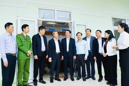 Cam kết giữ mối liên hệ chặt chẽ với cử tri