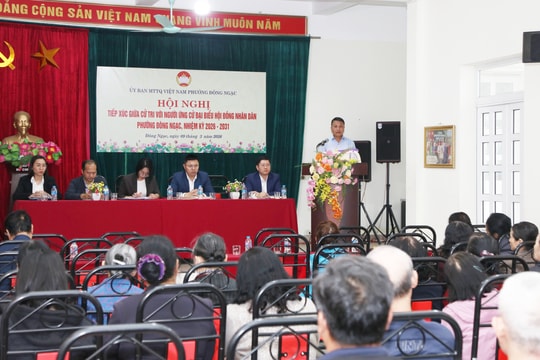 Ứng cử viên đại biểu HĐND phường Đông Ngạc tiếp xúc cử tri tại đơn vị bầu cử số 6