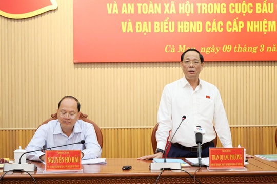 Phó Chủ tịch Quốc hội, Thượng tướng Trần Quang Phương làm việc với Ủy ban Bầu cử tỉnh Cà Mau