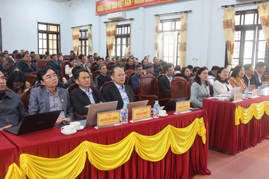 Thực hiện tốt vai trò đại biểu, giữ mối liên hệ chặt chẽ với cử tri