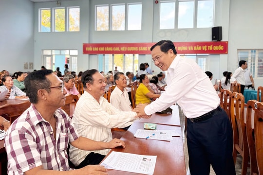 Tổng Thư ký Quốc hội, Chủ nhiệm Văn phòng Quốc hội Lê Quang Mạnh tiếp xúc cử tri xã đảo Thạnh An, TP. Hồ Chí Minh