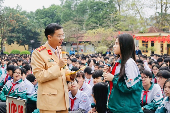Thái Nguyên: Gần 1.000 giáo viên và học sinh được tuyên truyền pháp luật về trật tự an toàn giao thông