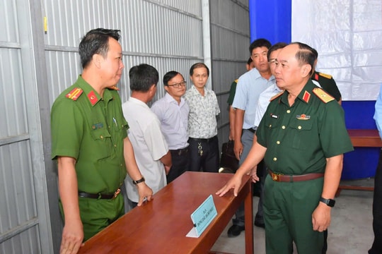 An Giang: Thiếu tướng Nguyễn Văn Ngành kiểm tra công tác chuẩn bị bầu cử tại các xã biên giới