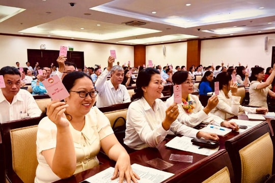 Ủy ban Thường vụ Quốc hội điều chỉnh lần thứ nhất về cơ cấu, thành phần, số lượng người của cơ quan, tổ chức, đơn vị ở trung ương và địa phương được giới thiệu ứng cử đại biểu Quốc hội như thế nào?