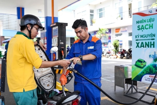 Giá xăng dầu ngày 11/3: Xăng RON95 tăng lên gần 30.000 đồng/lít